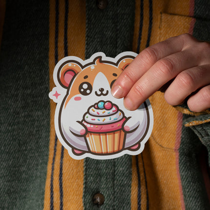 GUINEA PIG WITH CUPCAKE