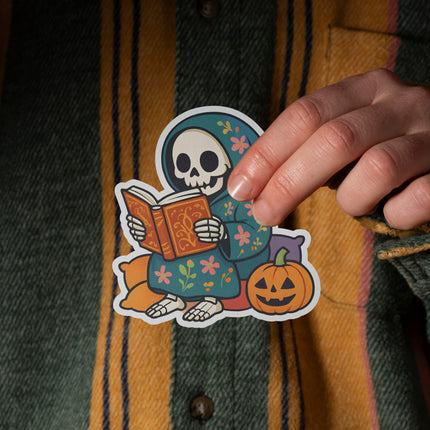 SKELETON WITH BOOKS